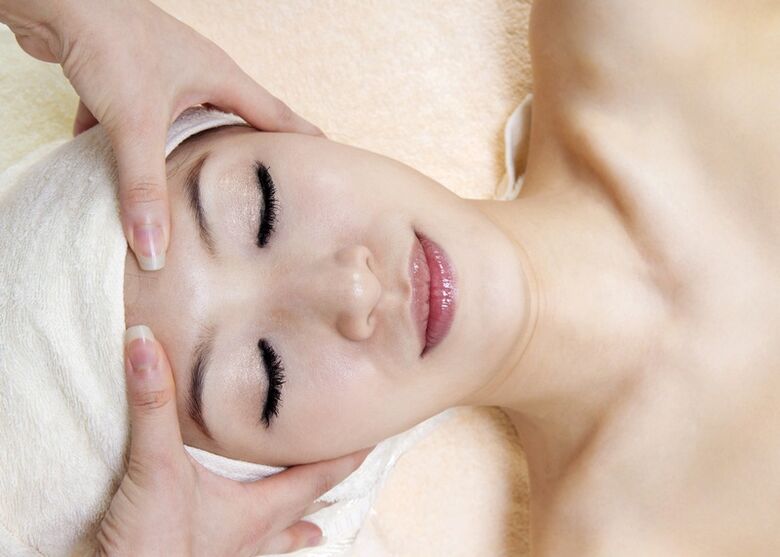 massage pour raffermir et rajeunir la peau